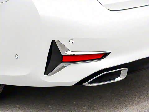 2020�� 325Li �׷���