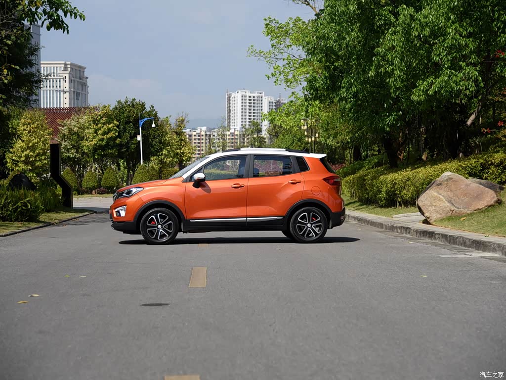 长安汽车 长安cs15 2016款 1.5l 手动尊贵版
