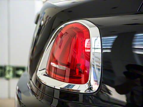 2017�� 6.6T Black Badge Edition