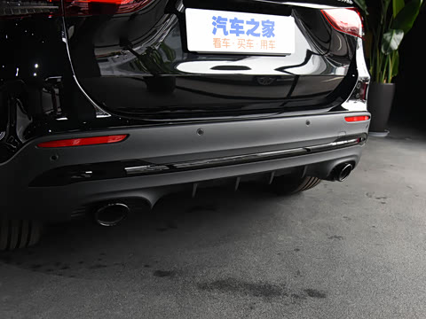 2021�� AMG GLA 35 4MATIC