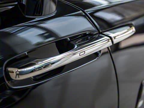 2017�� 6.6T Black Badge Edition