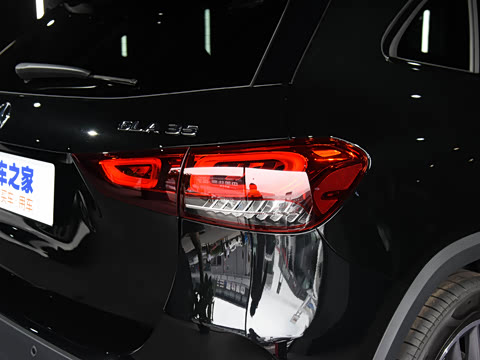 2021�� AMG GLA 35 4MATIC