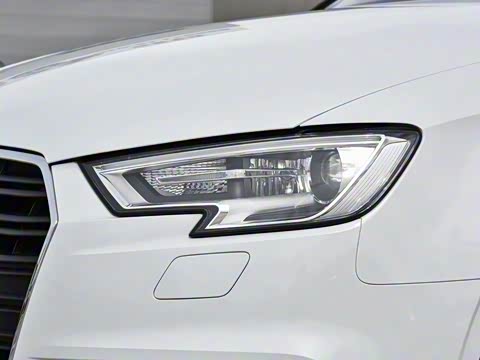 2018�� 30�������� Limousine 35 TFSI ��ȡ��