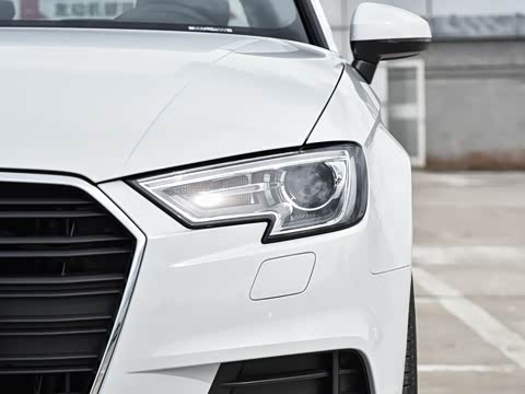 2018�� 30�������� Limousine 35 TFSI ��ȡ��