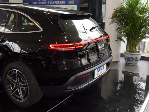 2021�� EQC 400 4MATIC