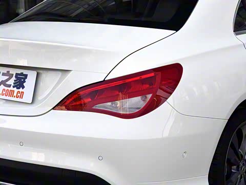 2017�� �Ŀ� CLA 200 ������