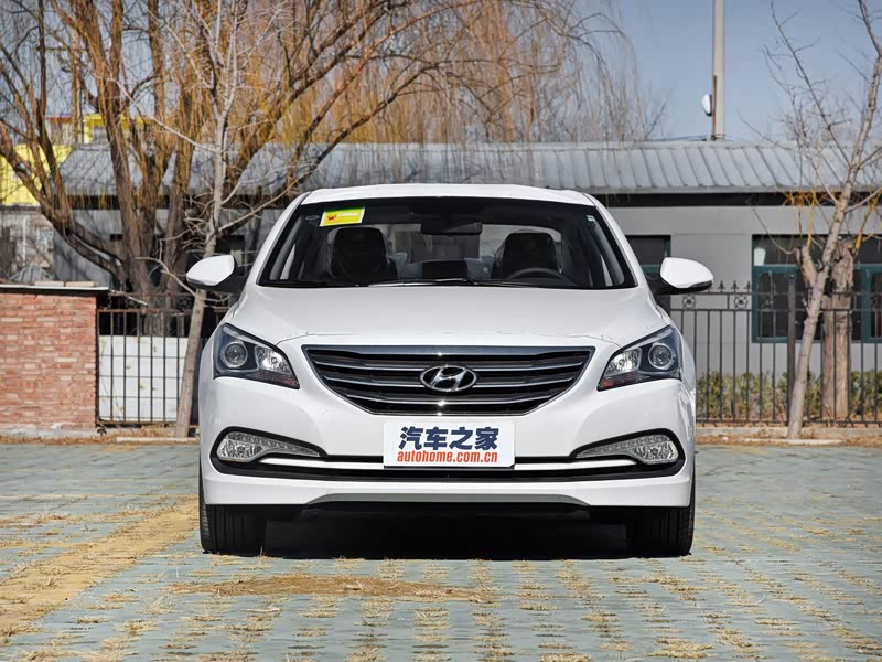 新闻]       近日,北京凯翔国际汽车有限公司店内2015款现代名图促销