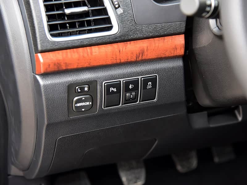 长城汽车 哈弗h6 2017款 红标 运动版 2.0t 柴油 手动四驱精英型 国v