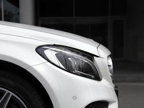 2017�� �Ŀ� C 200 ���нγ�