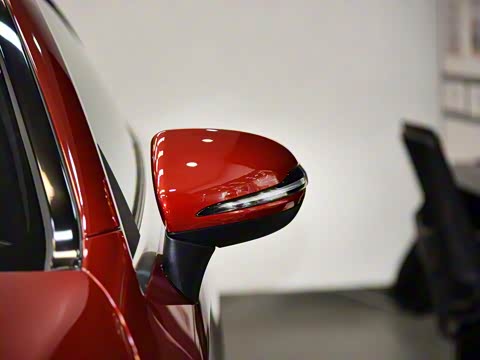 2018�� C 200 4MATIC ���ܳ�