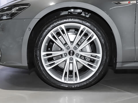 2025�� 45 TFSI quattro ������