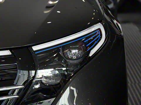 2020�� EQC 400 4MATIC