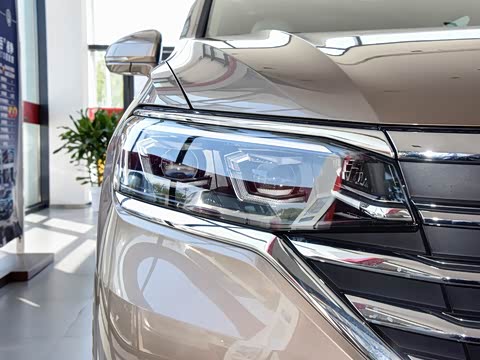 2020�� 380TSI ����