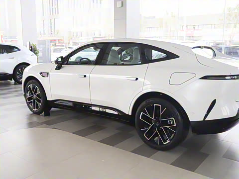 2025�� �Ŀ� Max ���̰�