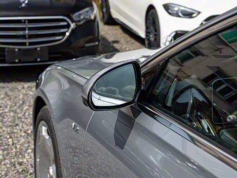 2025�� �Ŀ� S 680 4MATIC