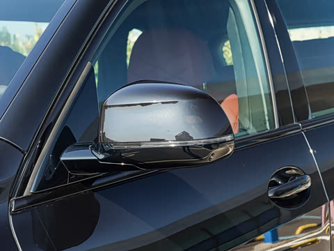 2025�� xDrive 40Li M�˶���ҹ��װ