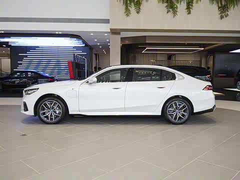 2025�� eDrive 35L M�˶���װ