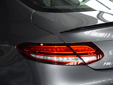 2021�� AMG C 63 ���ܳ�