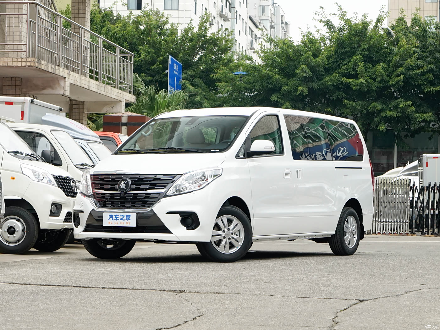 汽车之家 |菱智plus|图片|外观|内饰|高清大图|实拍图