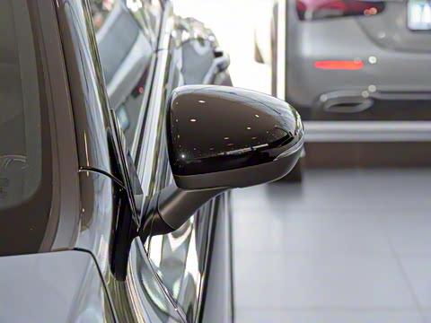 2021�� CLA 200 4MATIC