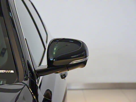 2021�� XFL 2.0T P300 �����콢�˶���