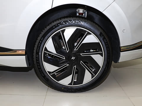 2025�� 210Max���Ȱ� 5��