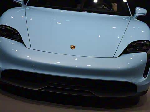 2019�� Taycan 4S