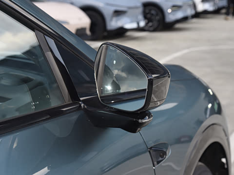 2025�� 702 �������� Max