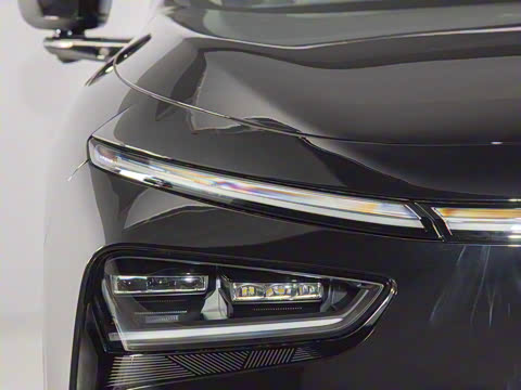 2025�� 702 �������� Ultra