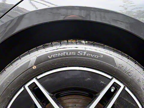 2025�� �Ŀ� E 260 �˶���