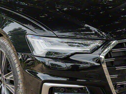 2025�� �Ŀ� 55 TFSI quattro �콢������