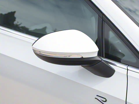 2025�� �Ŀ�� 300TSI R-Line