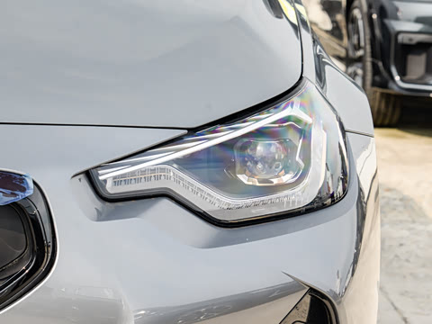 2025�� M240i xDrive