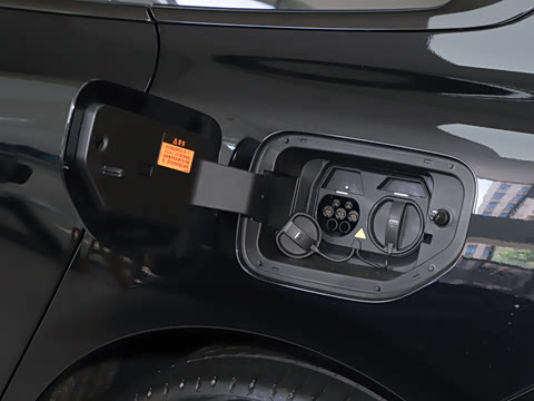 2025�� ���� 550ProѲ����