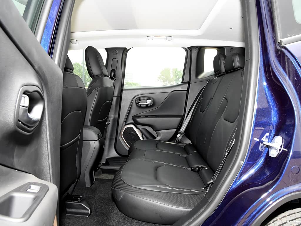 2018款 互联大屏版 180ts 自动四驱全能版