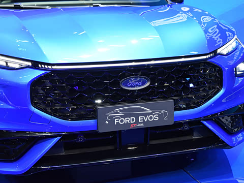 2022�� EcoBoost 245 ST-Line