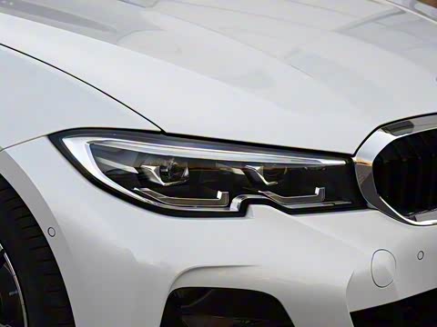2020�� �Ŀ� 325i M�˶���װ
