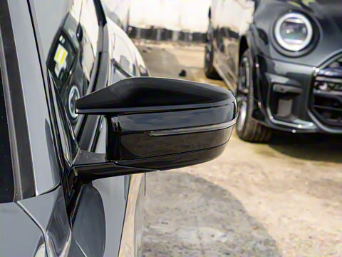 2025�� M240i xDrive