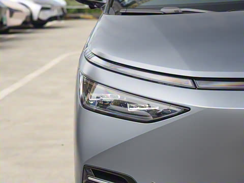 2025�� 650������ Max