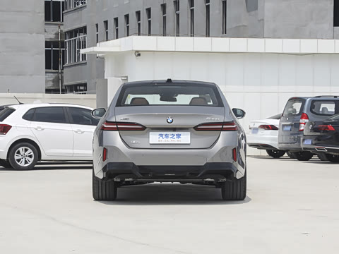 2025�� 530Li xDrive M�˶���װ