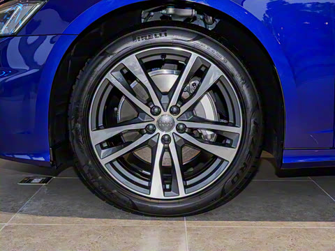 2021�� 40 TFSI ����������