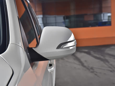 2023�� 4.6L V8 �캽��