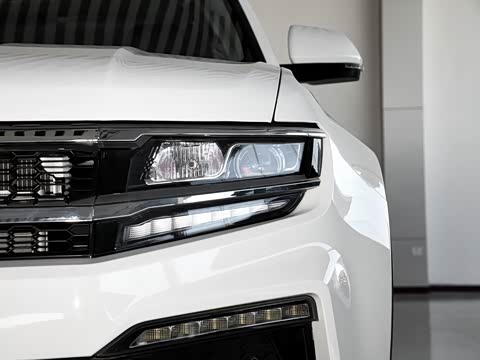 2017�� �Ͻ��� 1.8T �ֶ���ɽ��