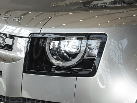 2025�� 110 3.0T P400 X-Dynamic HSE