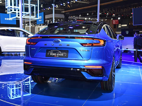 2022�� EcoBoost 245 ST-Line