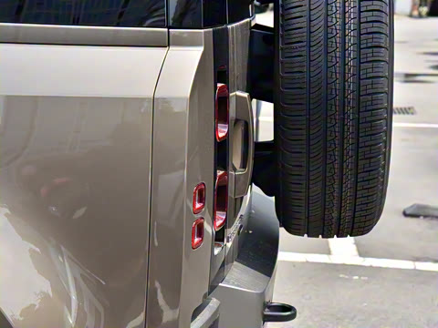 2022�� 110 P400 X-DYNAMIC HSE