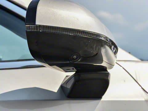 2025�� 610km �����콢��