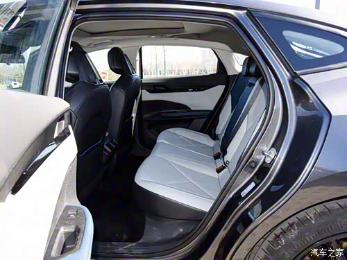 选新能源家轿要颜值要动力不妨看看长安univ智电idd