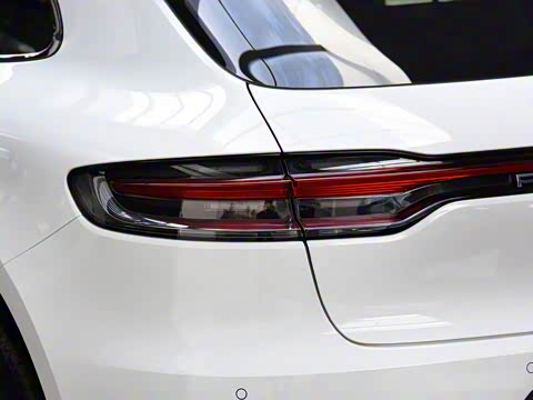 2018�� Macan 2.0T