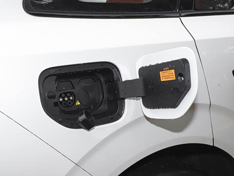 2025�� 210Ultra�Ǽݰ� 6��